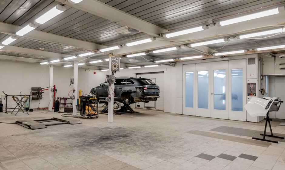 auto body repair shop