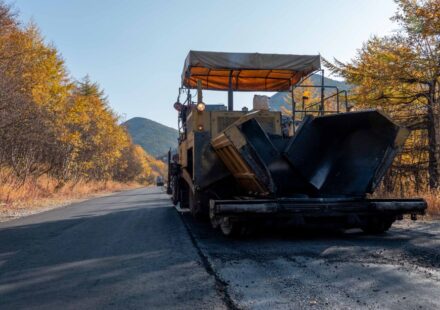 asphalt paving contractor